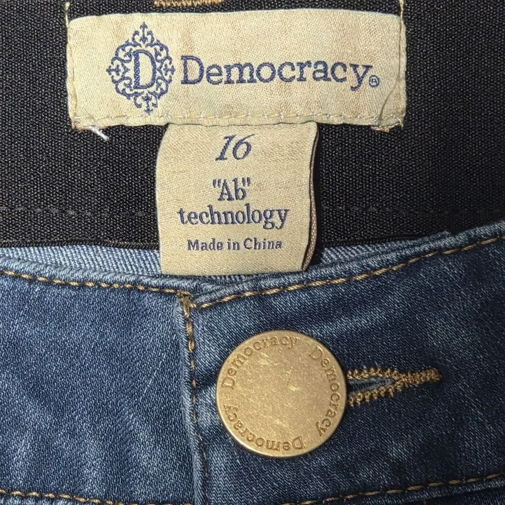 Democracy Destructed Denim Rolled Cuff Shorts Size 16 Blue Booty Lift Mold Hold